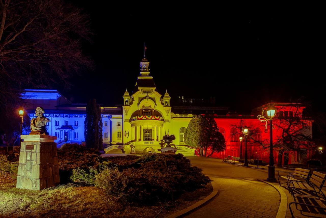 Hotel Riviera Sinaia Exteriör bild